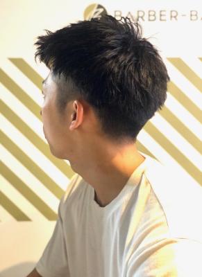 大人の刈り上げスタイル【BARBER-BAR】