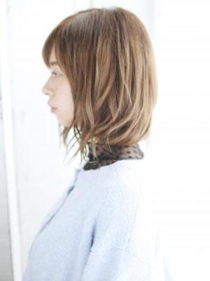 外はねニュアンスカールスタイル