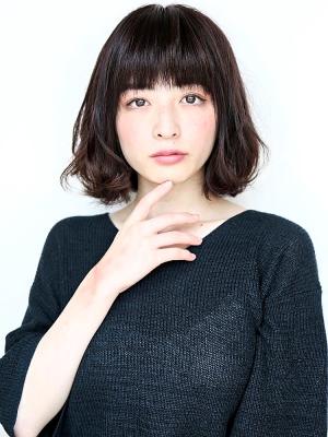 暗髪ボブショートスタイル