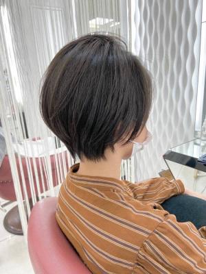 丸みのある小顔ショート/ショート/ナチュラルブラウン/30代