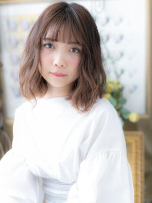 大人ハイライトカラーくせ毛風ゆるふわカール　こなれヘア