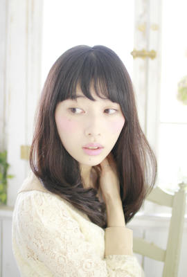 内巻きフェミニンスタイル♪