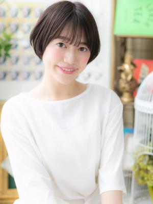 シースルーバング黒髪丸みショート大人ボブ 小顔補正立体カット シースルーバング黒髪丸みショート大人ボブ 小顔補正立体カット