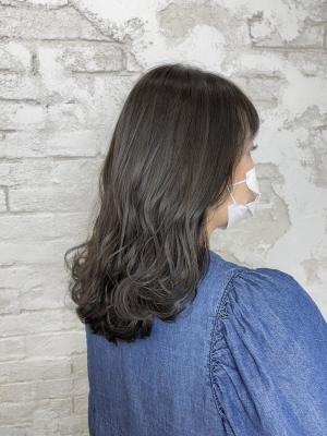 ハイライトグレージュオルチャンヘアフェザーバング