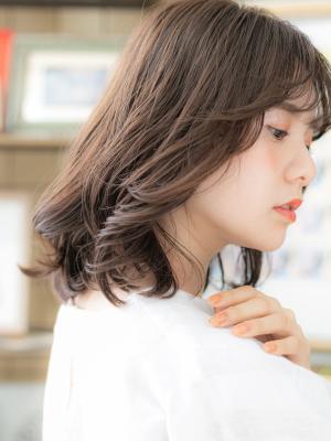 黒髪シースルーバング小顔くせ毛風ロブヘア　ニュアンスカラー