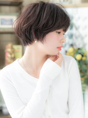 大人かわいいくせ毛風黒髪小顔ボブショート　チャコールグレー