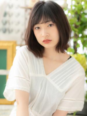 黒髪も◎大人かわいい小顔くせ毛風ロブヘア チャコールグレー 黒髪も◎大人かわいい小顔くせ毛風ロブヘア チャコールグレーのイメージ画像