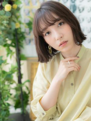 大人かわいいバレイヤージュ切りっぱなしボブ　ボブショート