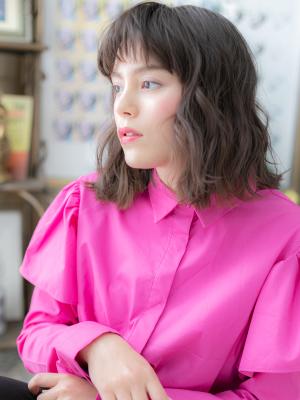 黒髪シースルーバングくせ毛風エアリーミディ　こなれヘア