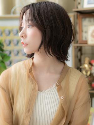 かきあげ前髪大人かわいい小顔くびれショート　ハーブカラー