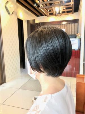 ショート/小顔/グラデーション/黒髪/丸み/30代40代50 ショート/小顔/グラデーション/黒髪/丸み/30代40代50