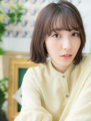 大人かわいいバレイヤージュ切りっぱなしボブ　シースルー前髪