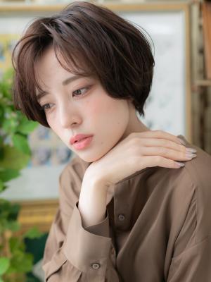 バレイヤージュで大人かわいいマッシュボブ　黒髪アッシュ
