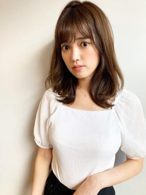 【山田】フェミニン小顔くびれ外ハネレイヤーミディy303 【山田】フェミニン小顔くびれ外ハネレイヤーミディy303のイメージ画像