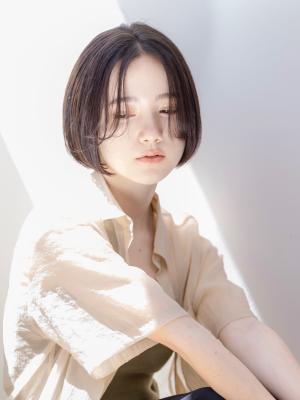 センターパート小顔ボブ