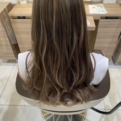 Ash中山店 高梨ひかる ナチュラルバレイヤージュ風カラー Ash中山店 高梨ひかる ナチュラルバレイヤージュ風カラーのイメージ画像