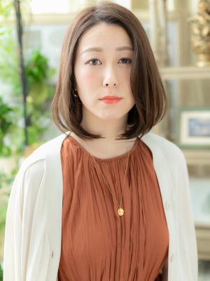 モノトーングレージュ黒髪小顔前下がりボブ ハーブカラー モノトーングレージュ黒髪小顔前下がりボブ ハーブカラー