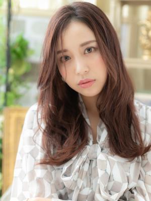 大人かわいいセンターパートアッシュピンク　メルトカラー