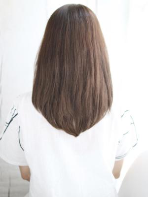大人可愛い内巻きレイヤースタイル