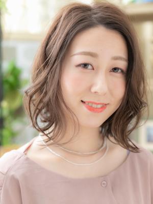 かきあげバング小顔ゆるふわアシンメトリー　パーマボブ