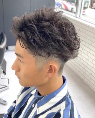 スパイラルパーマ ビジネスヘア 刈り上げ　大阪梅田メンズパーのイメージ画像
