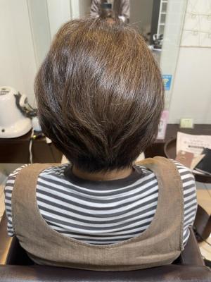 ヘアカラーで白髪をなじます方法