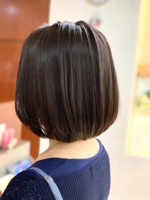 ストレートボブ/大人かわいい/小顔/アッシュベージュ/20代 ストレートボブ/大人かわいい/小顔/アッシュベージュ/20代