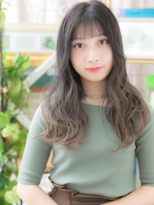 くすみカラーくせ毛風透けバング小顔大人巻き カーキアッシュ くすみカラーくせ毛風透けバング小顔大人巻き カーキアッシュ