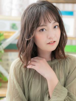 バレイヤージュシースルーバングウェットヘア　透けバング