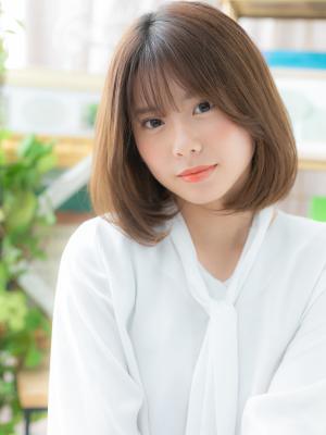 大人かわいいインナーカラー韓国風小顔ボブ　うる艶髪