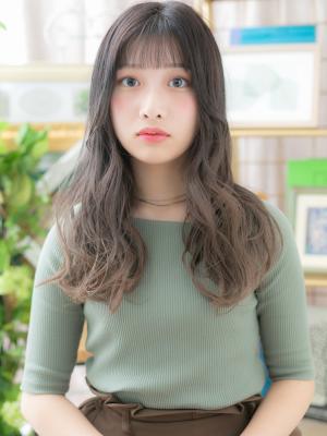 くすみカラーくせ毛風透けバング小顔大人巻き　前髪ぱっつん