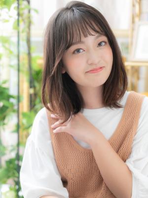 黒髪グレイアッシュ小顔透け感エアリーミディ 　オン眉