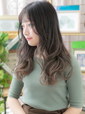 くすみカラーくせ毛風透けバング小顔大人巻き なみなみウェーブ くすみカラーくせ毛風透けバング小顔大人巻き なみなみウェーブ