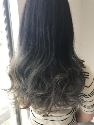 グラデーション × グレージュ