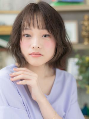 オン眉シースルーバング前下がりミニウルフ　グレイアッシュ
