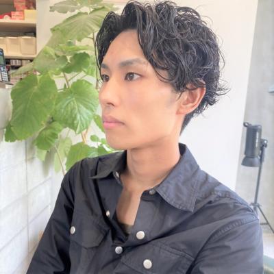 センター分け　パーマ　スパイラル