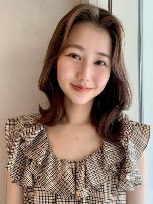 外ハネロブ モテヘア　グレージュ