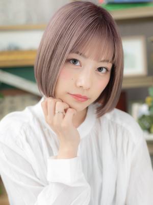 ラベージュ透けバング前下がりぶつ切りボブ　前髪ぱっつん
