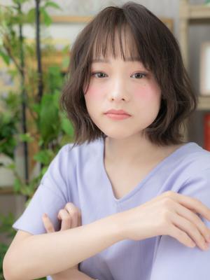 オン眉シースルーバング前下がりミニウルフ　グレイアッシュ