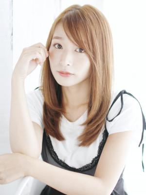 内巻きレイヤーストレートスタイル
