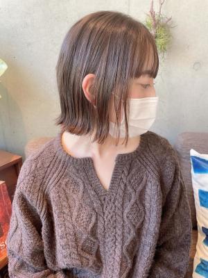 オークルベージュカラーの外ハネミニボブ☆
