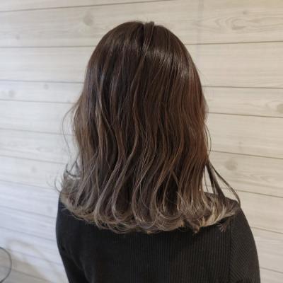 アッシュグレージュ