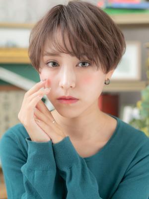 大人かっこいい小顔くせ毛風刈り上げショート 　ヴェールカラー