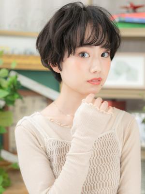 黒髪くすみカラーくせ毛風マッシュショート　ふわふわボブ