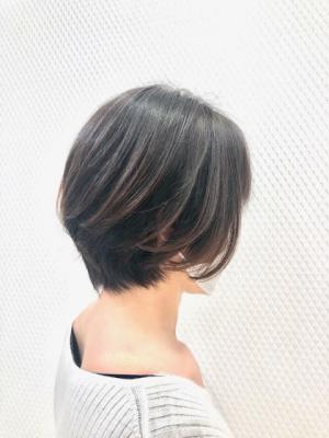 前下がり/30代40代50代/小顔/ハンサムショート/丸み/