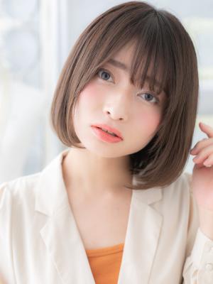 くすみカラーバレイヤージュ小顔ぶつ切りボブ　ヴェールカラー