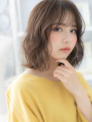 バレイヤージュくせ毛風小顔なみなみウェーブ　ふわふわボブ