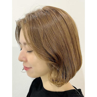 大人可愛い小顔ナチュラル前下がり丸みショートボブ	