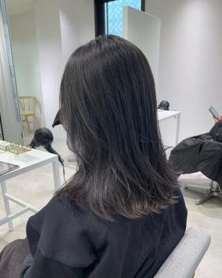 YOKE 切りっぱなし ロングボブ ダブルカラー グレージュ