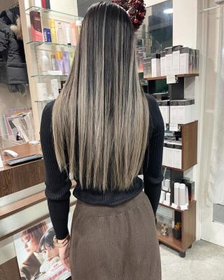 ★ロングヘアに映えるバレイヤージュ★